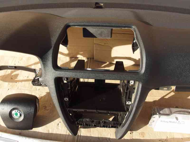 Palubní deska, airbagová sada, pásy Škoda Octavia II - foto 4