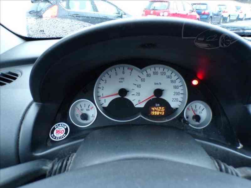 Opel Corsa 1,2 i KLIMA,TAŽNÉ ZAŘ. - foto 6