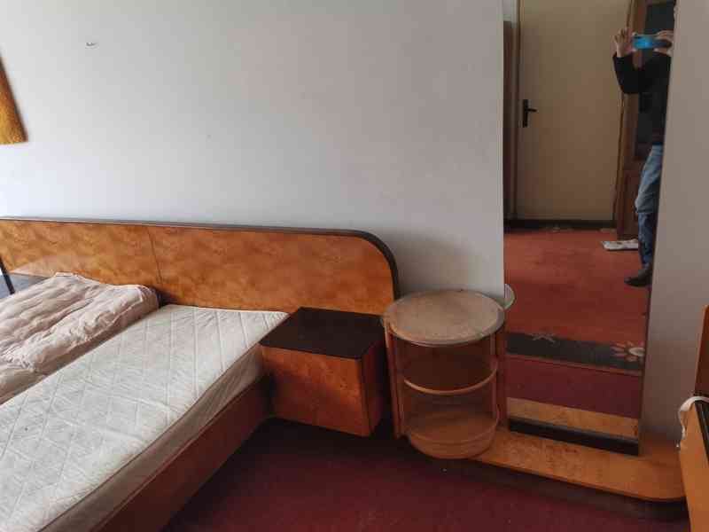 Prodám velmi levně nábytek do obýváku a ložnice - foto 4