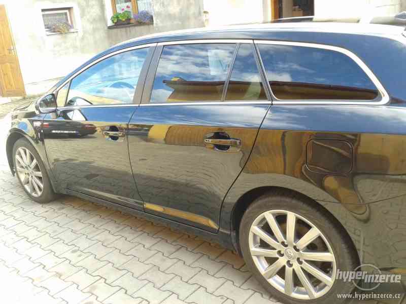 Prodám Toyota Avensis kombi  T27 - foto 10