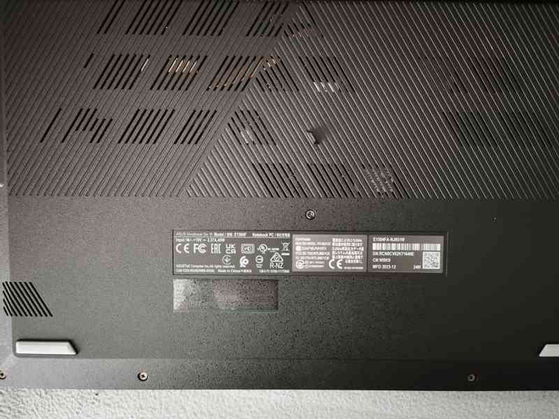 Asus VivoBook GO 15 (E1504FA-NJ951W) - Černý  - foto 5