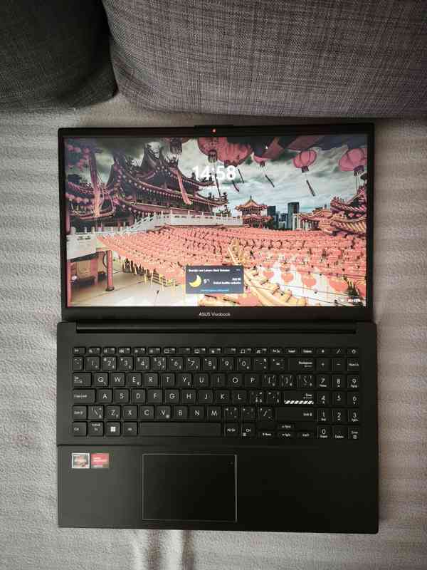 Asus VivoBook GO 15 (E1504FA-NJ951W) - Černý  - foto 4