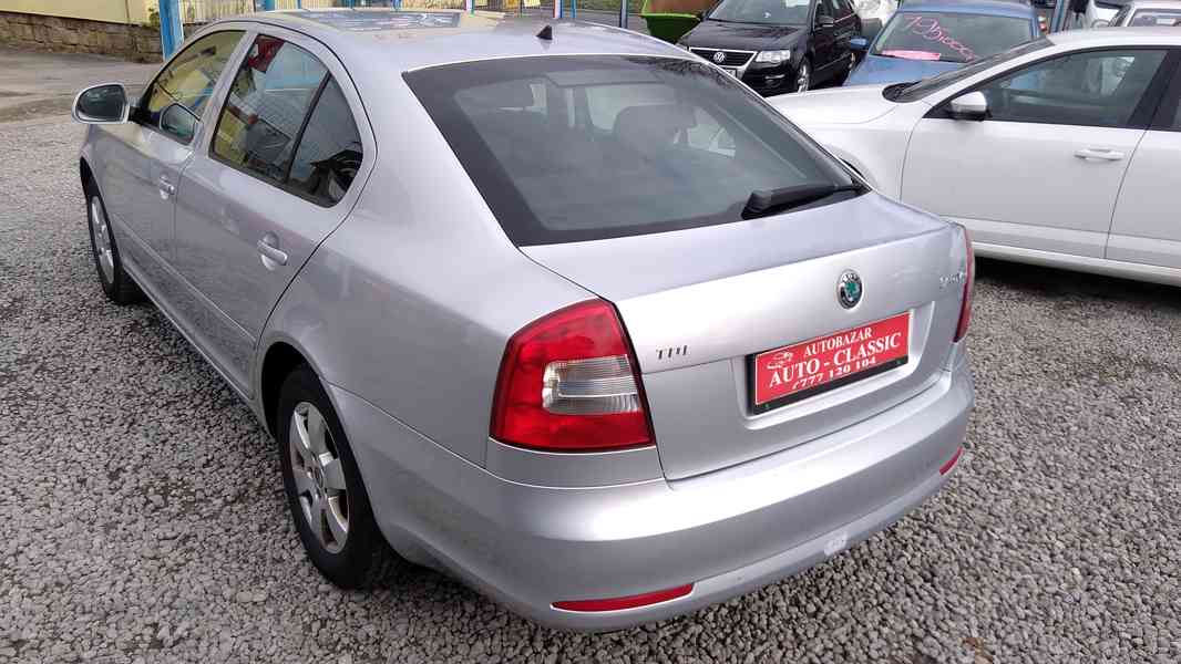 ŠKODA Octavia 1,6 Ambition  - foto 10