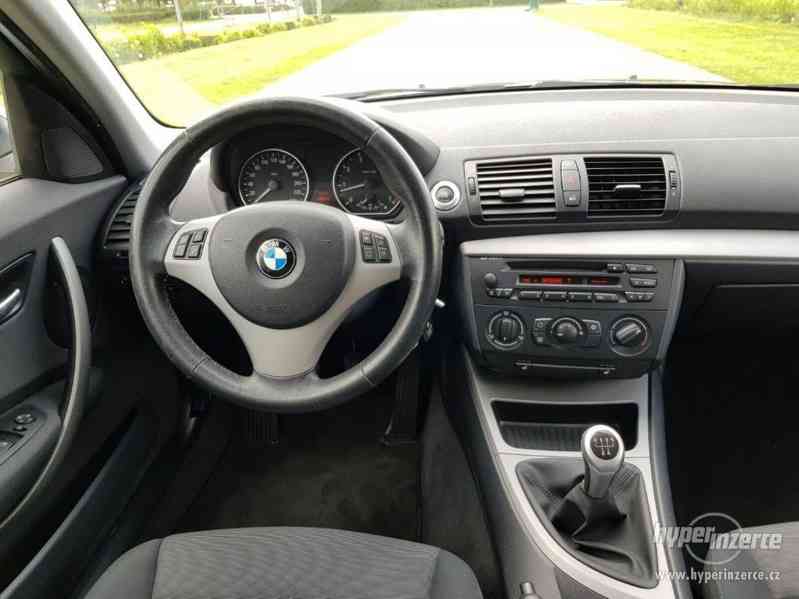 BMW 116i 5dv. benzín 85kw - foto 13