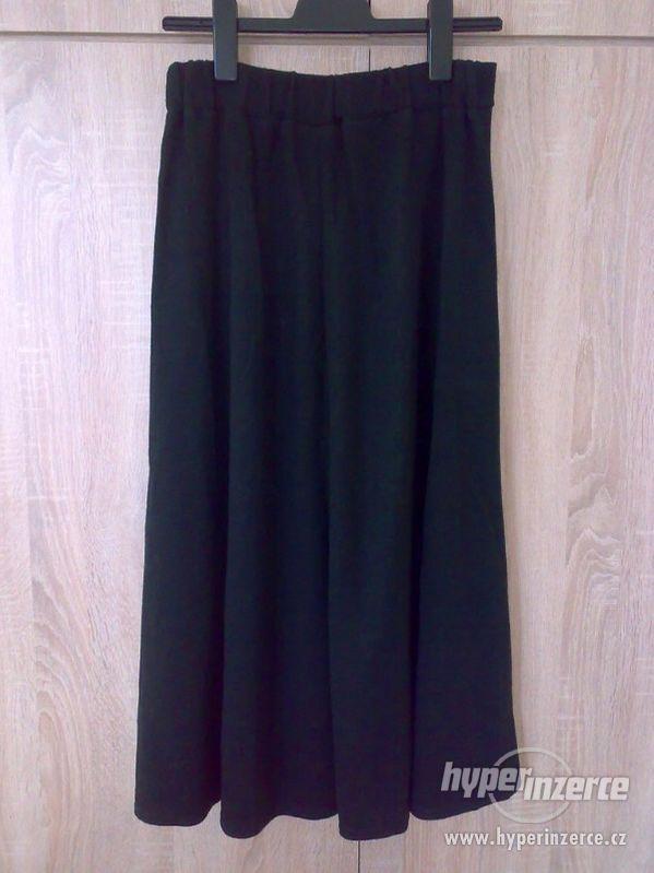 Dlouhá široká černá sukně SENSATIONS - silnější úplet - foto 2