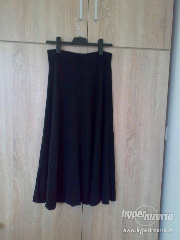 Dlouhá široká černá sukně SENSATIONS - silnější úplet - foto 4