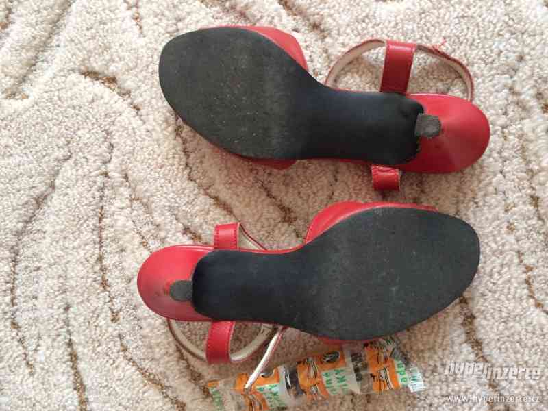 Červené sandálky vel. 38 - foto 4