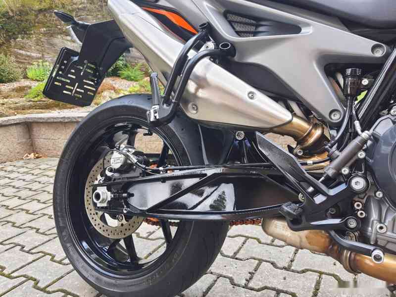 KTM 790 Duke - SUPER STAV - V TP 35 KW 159.900,- Kč - foto 20