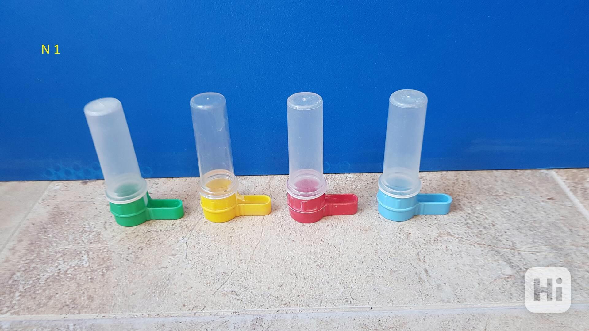Napáječky pro ptáky - foto 1