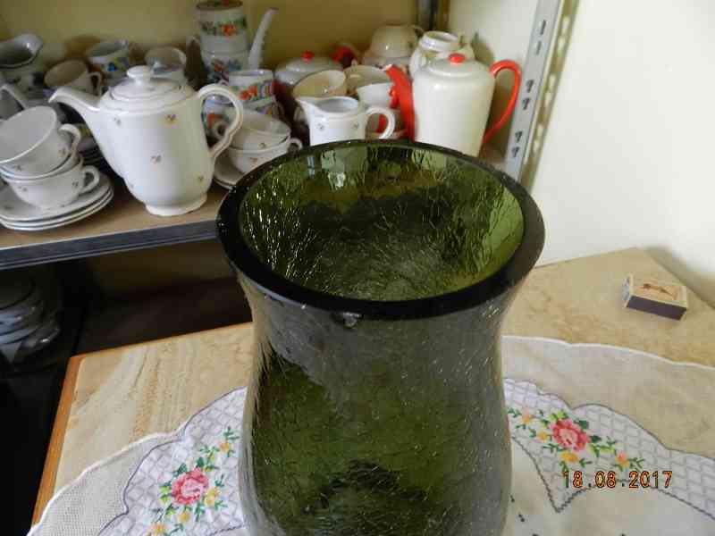 Zajímavá stará skleněná zelená Váza Jan Havelka Nový Bor - foto 8