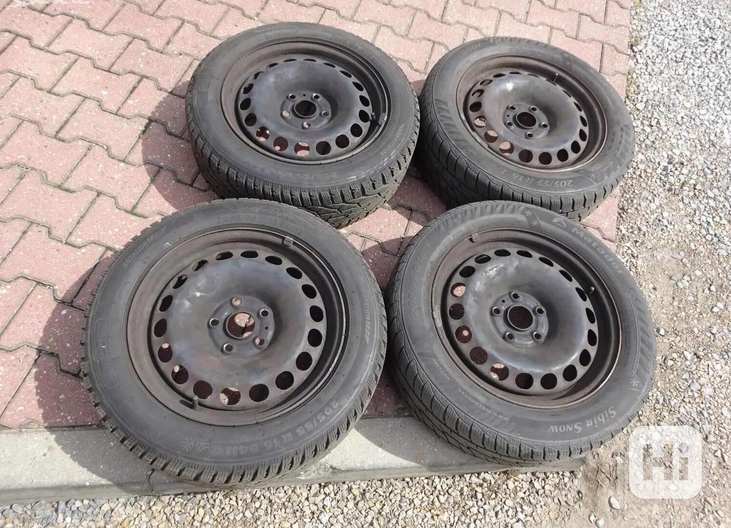 VW Passat zimní pneu + disk 205x55x16 - foto 1