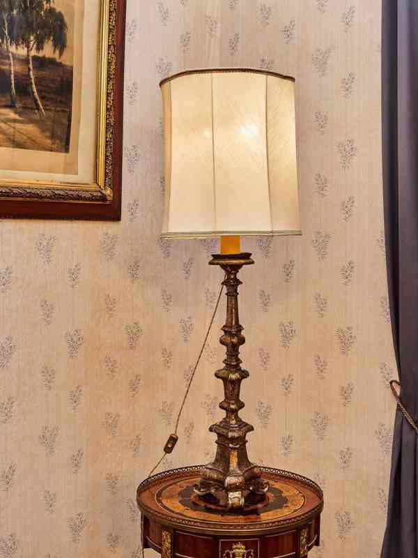 Barokní dřevěný svícen - Lampa - foto 2