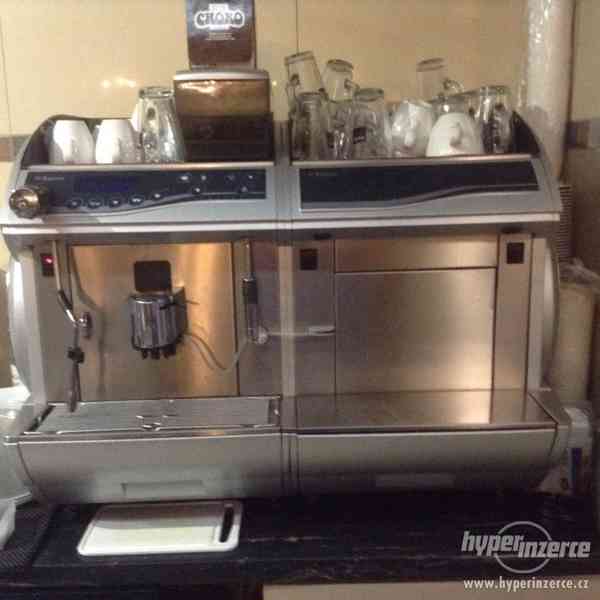 Kávovar SAECO idea - Cappucino SILVE a lednička