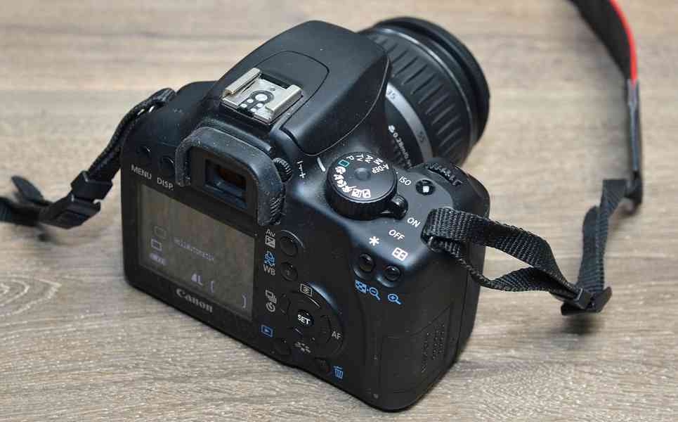 Canon EOS 1000D+EFS 18-55mm f/3,5-5,6 II 3400 Exp. - foto 5
