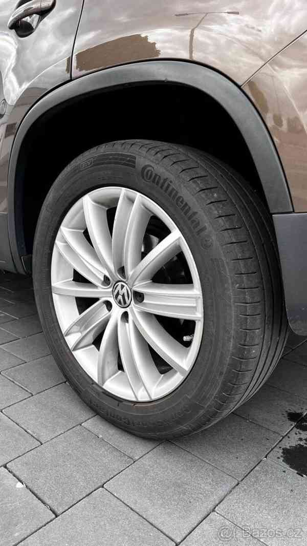 Volkswagen Tiguan 2,0 103kW DSG, 4x4, Webasto, panor - foto 12