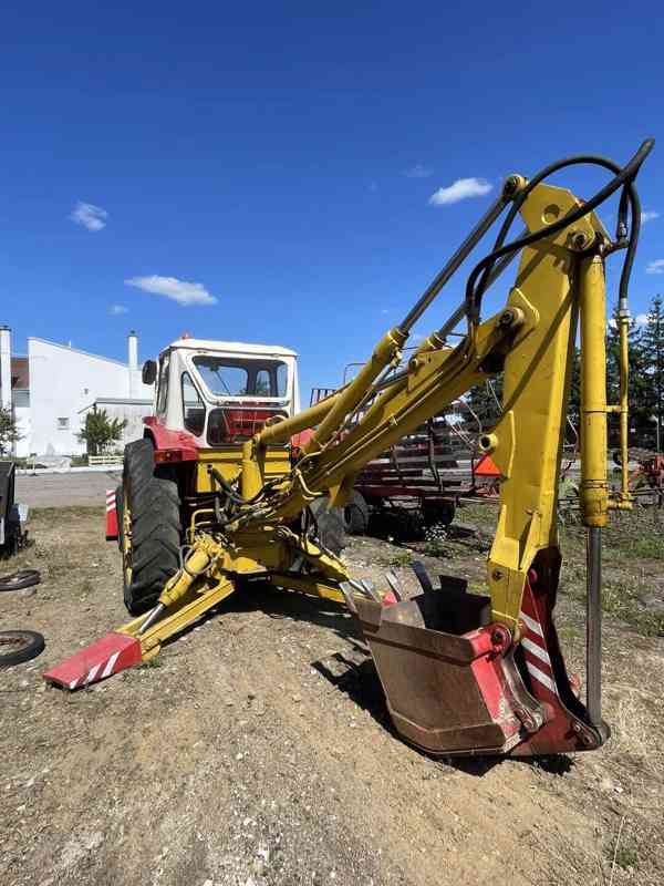Traktorbagr Bělarus EO 2621 motor D65M - foto 2