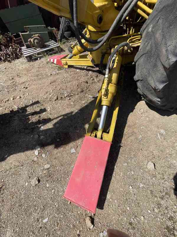 Traktorbagr Bělarus EO 2621 motor D65M - foto 4