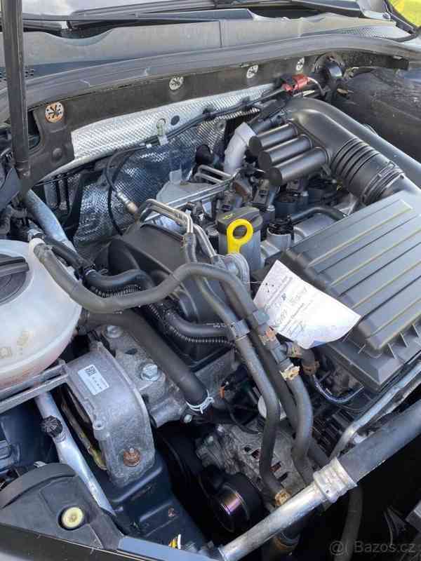 Volkswagen Golf 1,2   7 - foto 20