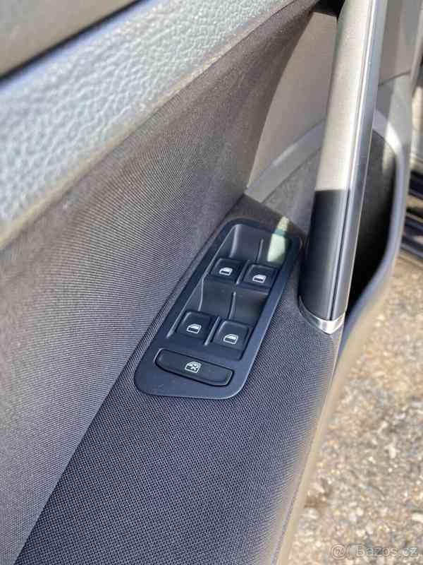 Volkswagen Golf 1,2   7 - foto 3