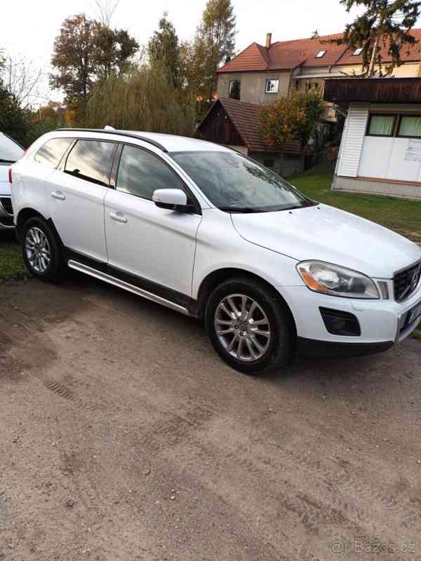 Volvo XC60 2,4 - foto 1