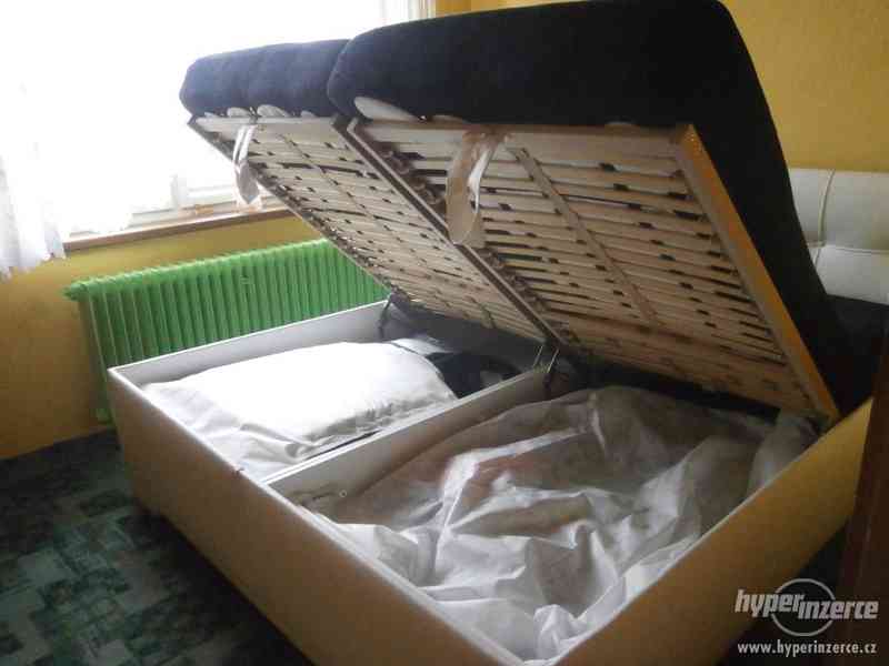 Prodám zánovní manželskou postel - foto 4