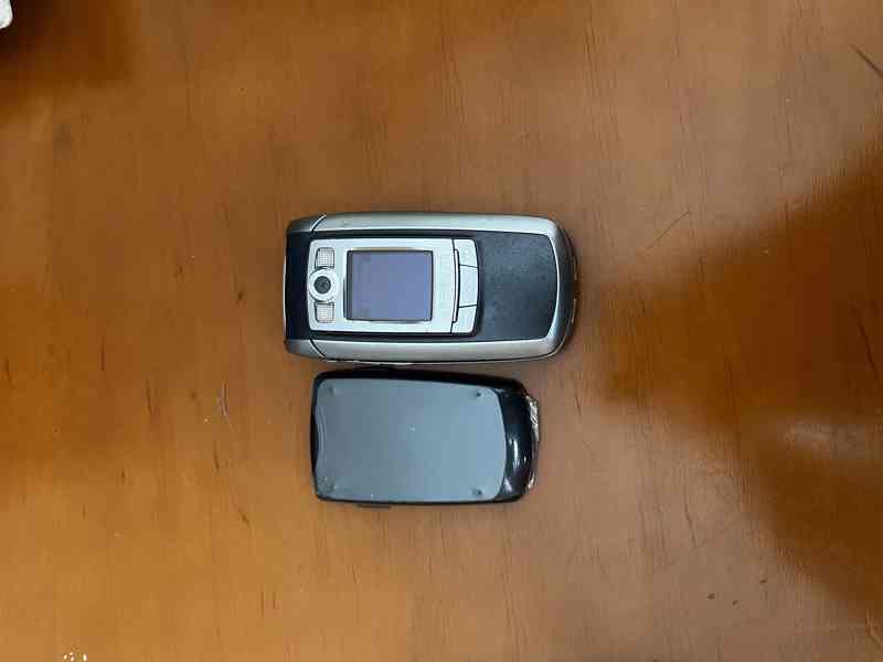 Mobilní tel.Samsung SHG E-720 - foto 3
