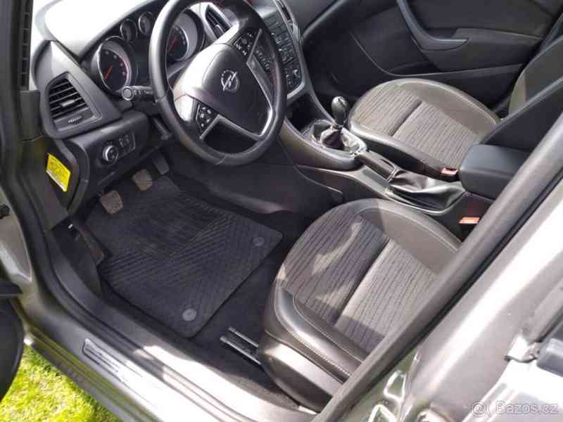Opel Astra 1,6   Notchback B16XER (2017) - foto 8