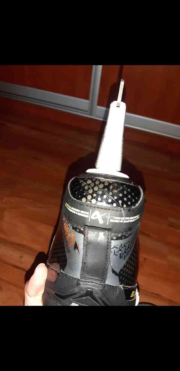 Prodám brankářské brusle BauerElite vel 7,5 fit 2 - foto 6