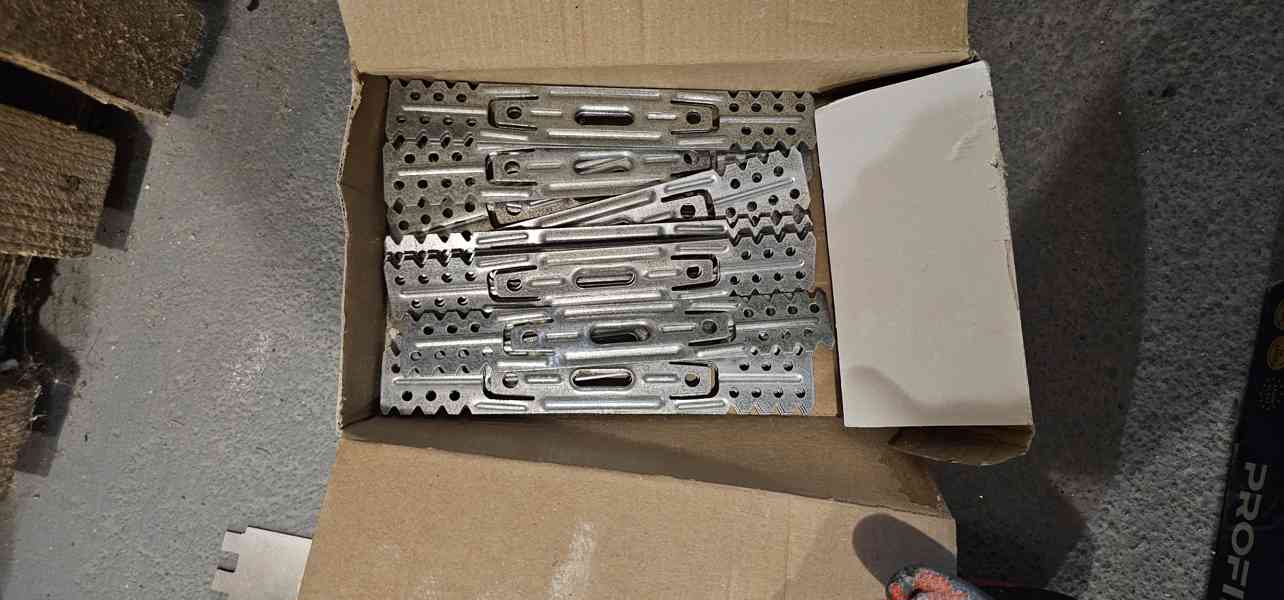 Sádrokarton a ytong - drobne naradi a material - foto 8