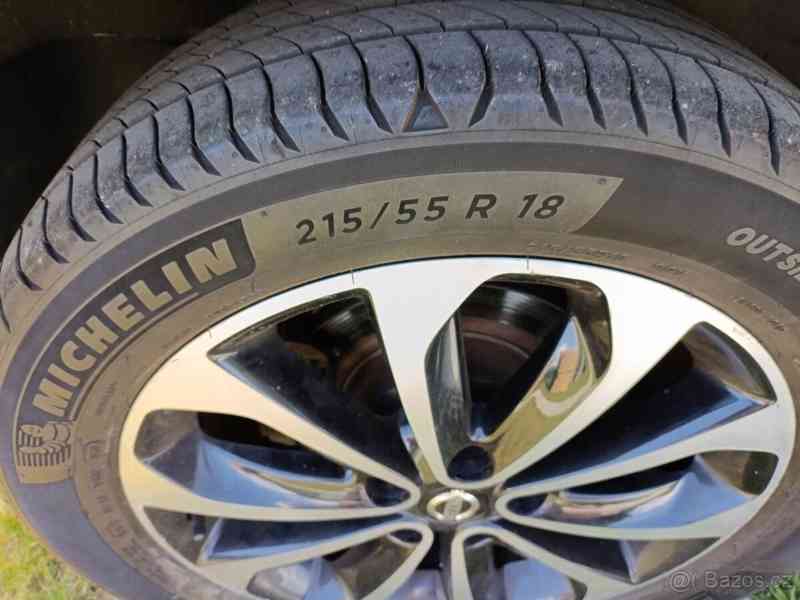 Nissan Qashqai 1,6 2 4x4 - foto 9