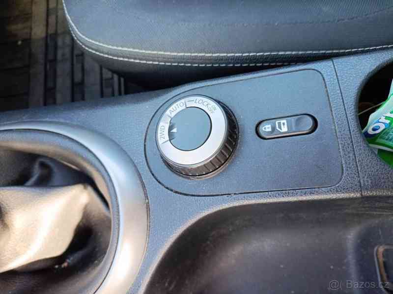 Nissan Qashqai 1,6 2 4x4 - foto 11