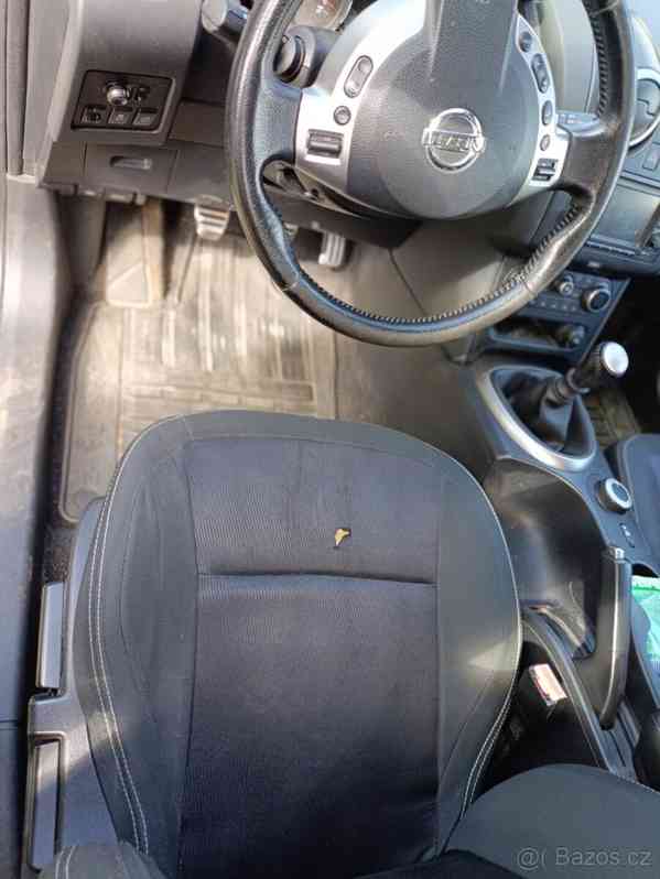 Nissan Qashqai 1,6 2 4x4 - foto 19