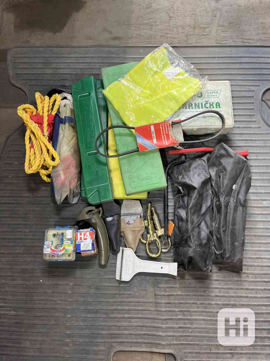 Povinná výbava - výbava vozidla 24ks/300Kč - foto 1