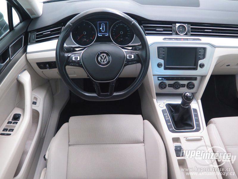 Volkswagen Passat 2.0, nafta, RV 2015 - foto 21