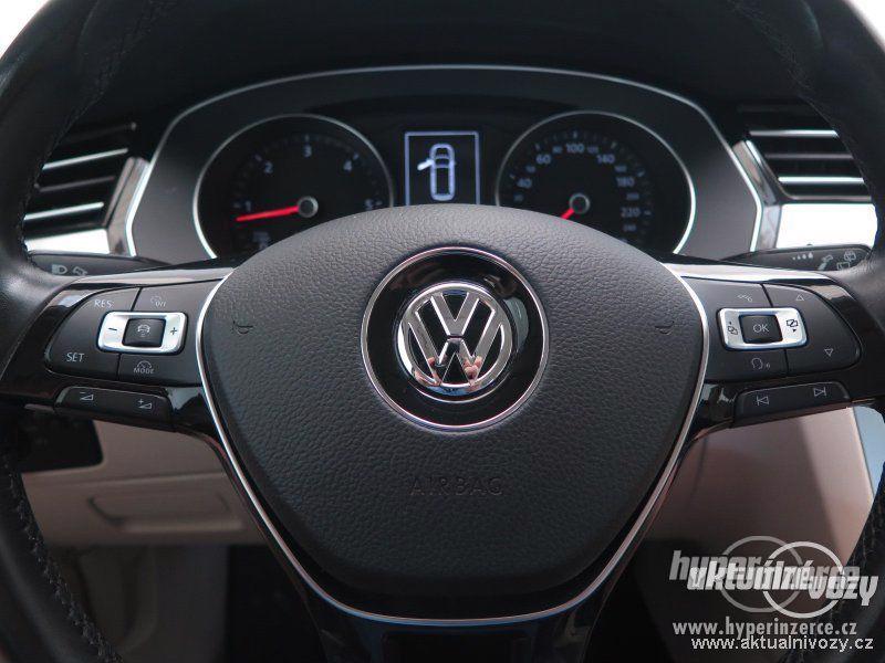 Volkswagen Passat 2.0, nafta, RV 2015 - foto 26