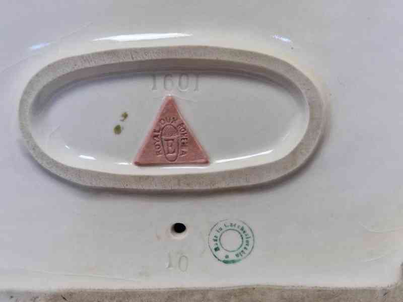 Krásná secesní porcelánová plastika Dívka Akt Royal Dux - foto 13