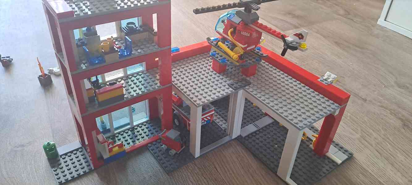 Lego city 60004 (hasičská stanice) - foto 6