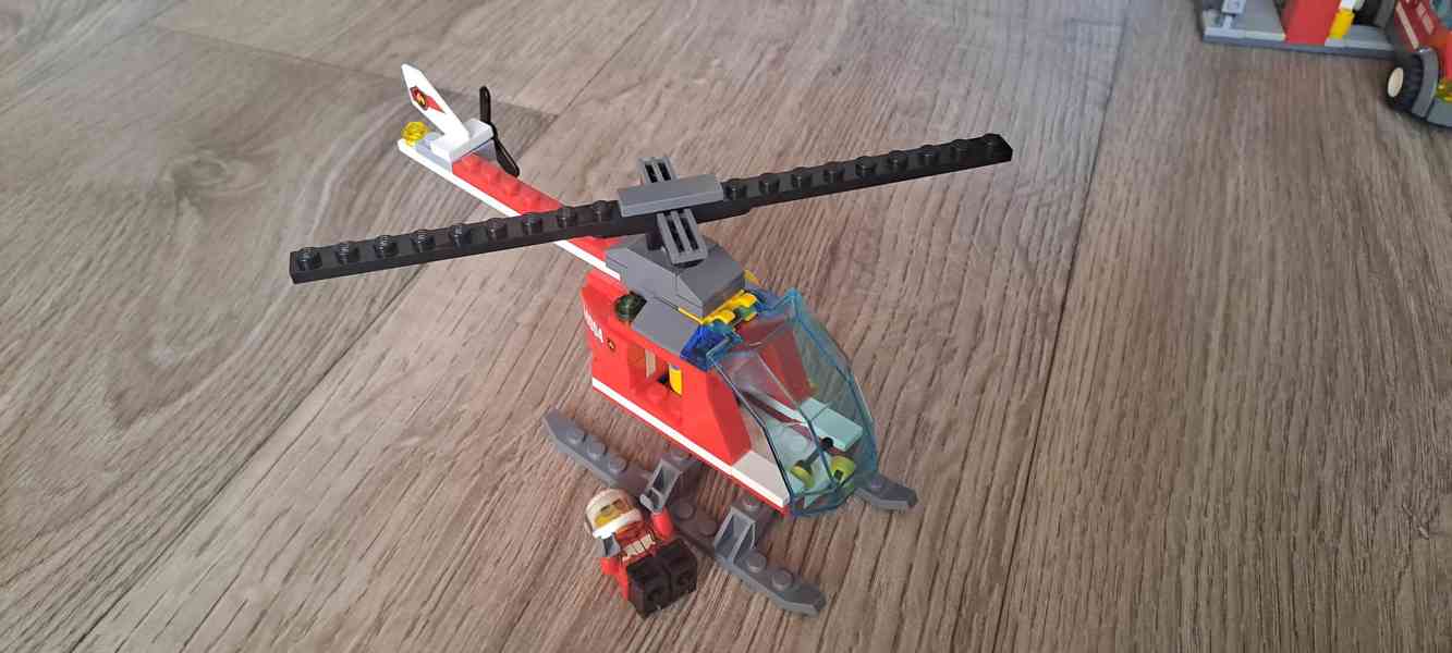 Lego city 60004 (hasičská stanice) - foto 5