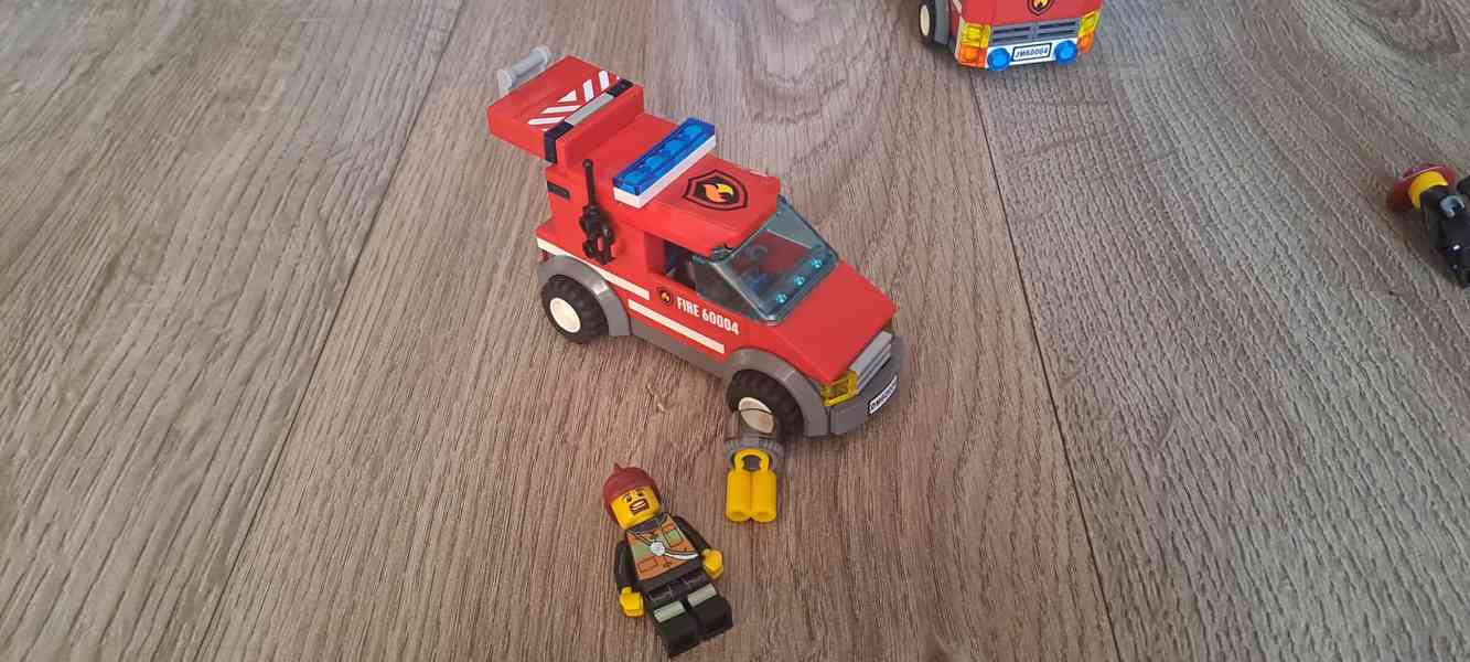 Lego city 60004 (hasičská stanice) - foto 3