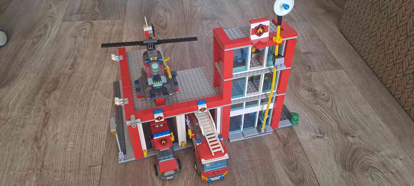 Lego city 60004 (hasičská stanice) - foto 2