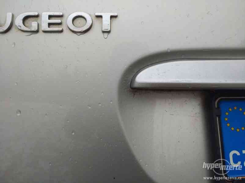 Peugeot 307 SW 2.0 HDi 100kw 2005 7míst - foto 11