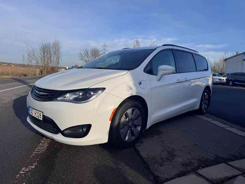 Chrysler Pacifica 3,6 Hybrid Plug-In DVD 2019 - foto 2