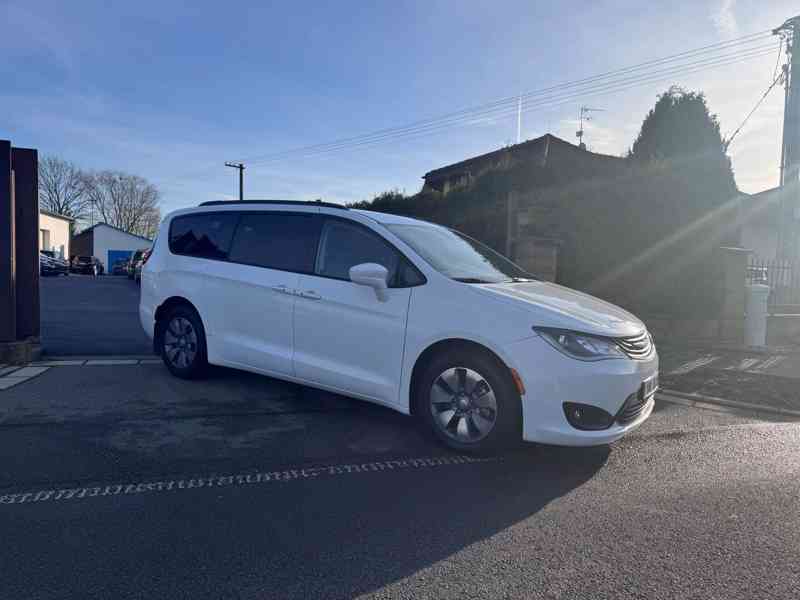 Chrysler Pacifica 3,6 Hybrid Plug-In DVD 2019 - foto 1