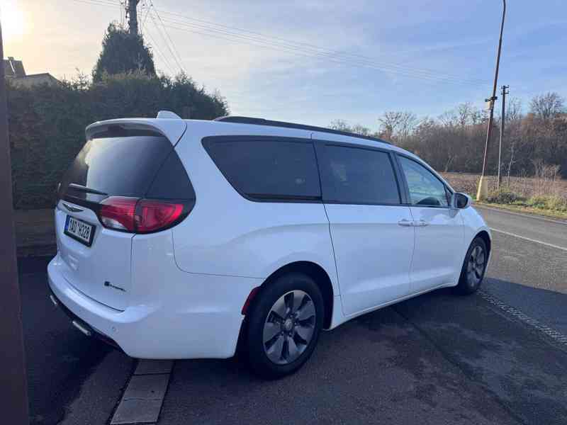 Chrysler Pacifica 3,6 Hybrid Plug-In DVD 2019 - foto 4