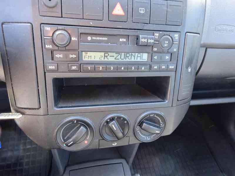 VW Polo 1.2i r.v.2003 (47 kw) STK:1/2025 ČR - foto 8