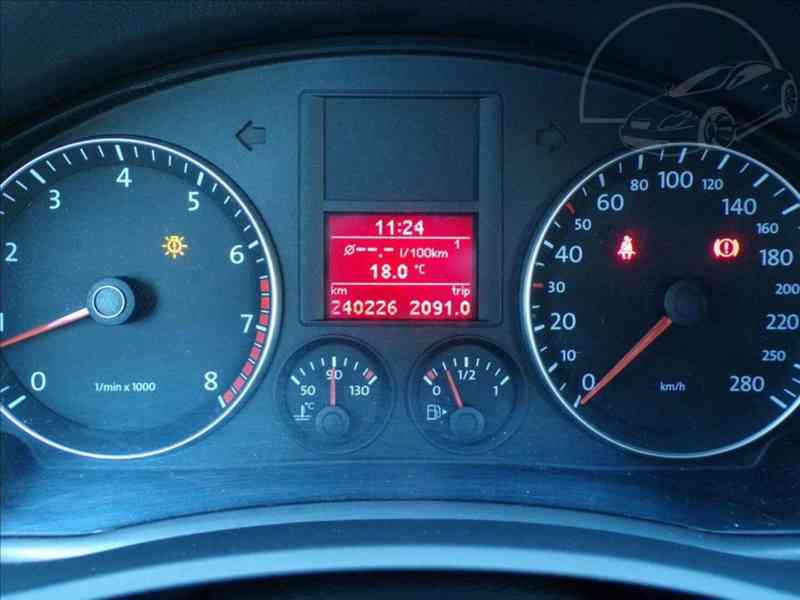 Volkswagen Scirocco 1,4 TSI SPORT - foto 6