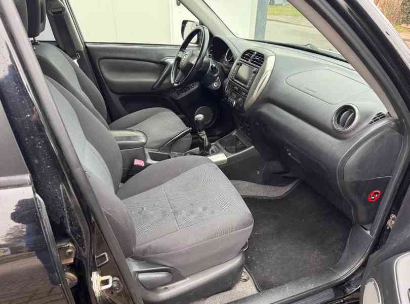 Toyota RAV 4 2.0i Sol benzín 110kw - foto 17