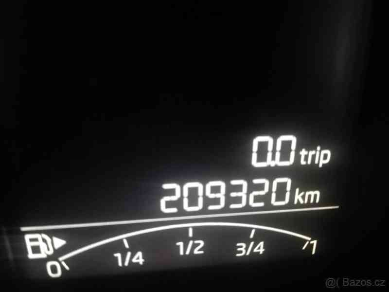 Škoda Rapid 1,0   TSI 70kw 12/2017 - foto 7
