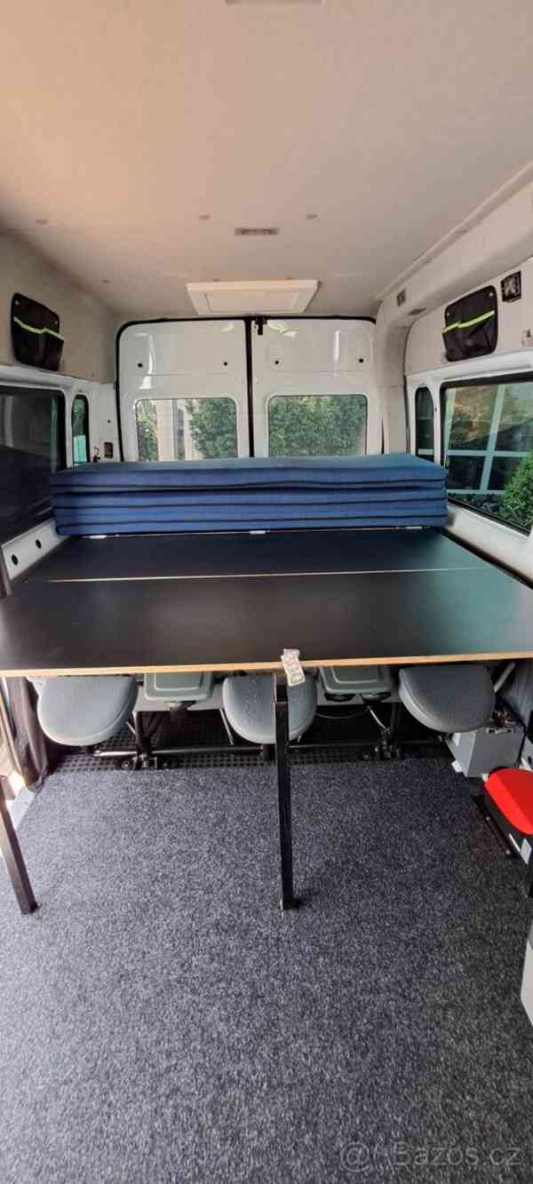 FORD TRANSIT BUS s obytnou vestavbou - foto 11