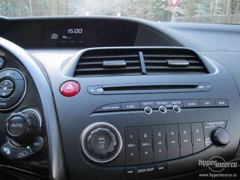Honda Civic 1.8 i-VTEC-SPORT - foto 11